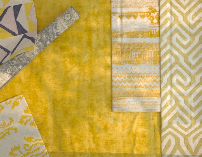 how_to_style_neutral_room_with_colorful_rug